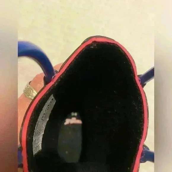 NWOT Spider-Man rubber boots. Size 5-6 - Picture 3 of 6